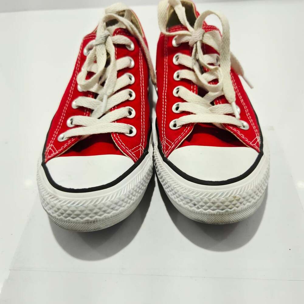 Converse Chuck Taylor All Star Low Top Red Sneakers Women's US 7 / Men's US 5